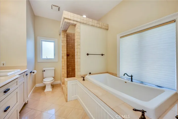 Jetted tub