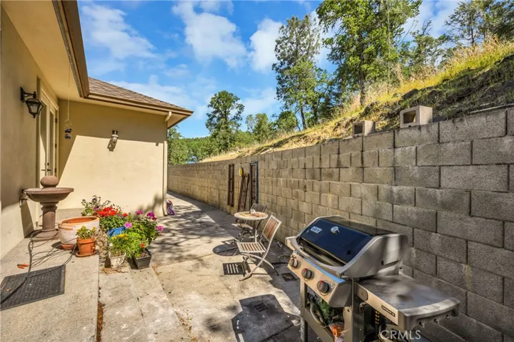19088 Moon Ridge Road, Hidden Valley Lake, California 95467