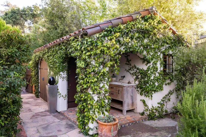 420 Maple Street, Palo Alto, California 94301
