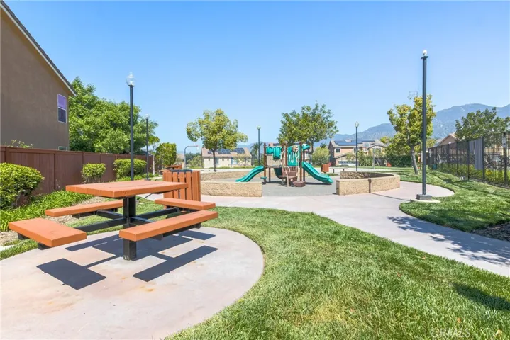 13211 La Tierra Way, Sylmar, California 91342