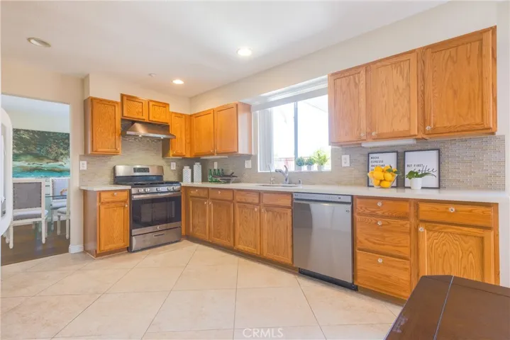 13211 La Tierra Way, Sylmar, California 91342