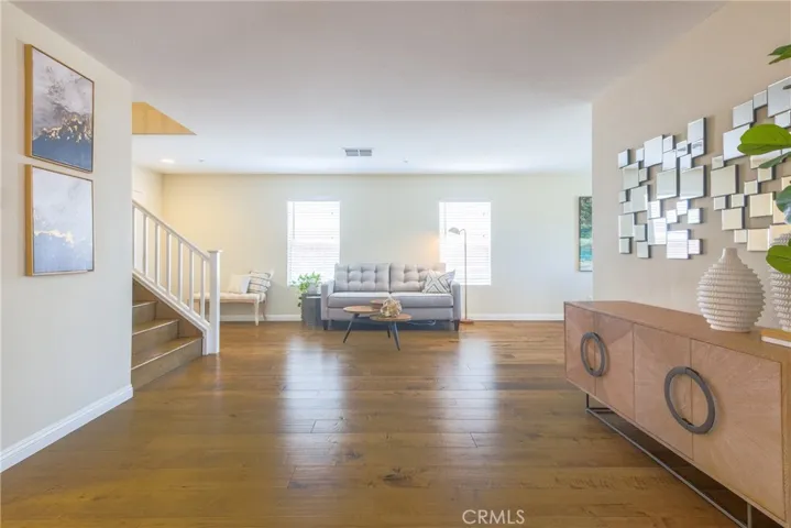 13211 La Tierra Way, Sylmar, California 91342