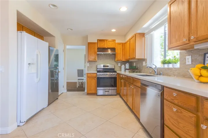 13211 La Tierra Way, Sylmar, California 91342
