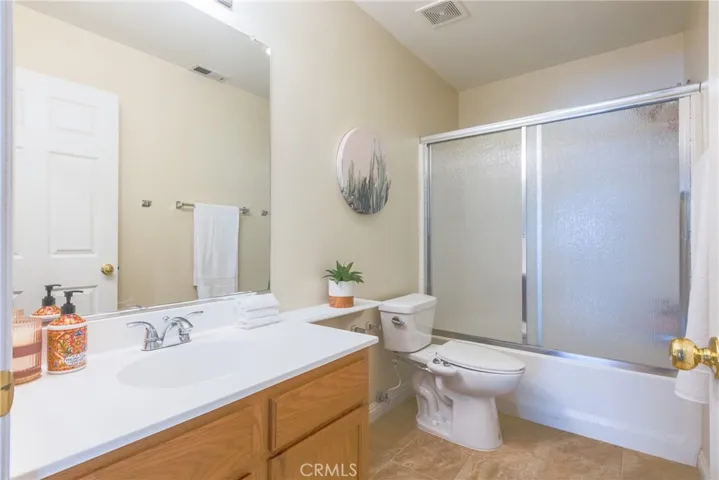 13211 La Tierra Way, Sylmar, California 91342