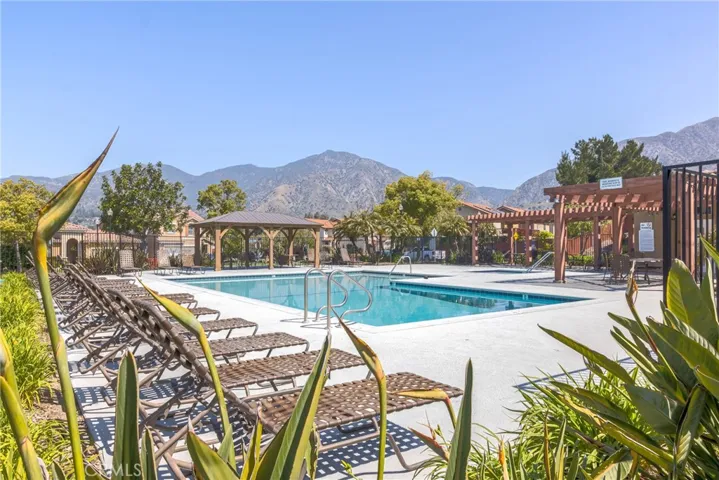 13211 La Tierra Way, Sylmar, California 91342