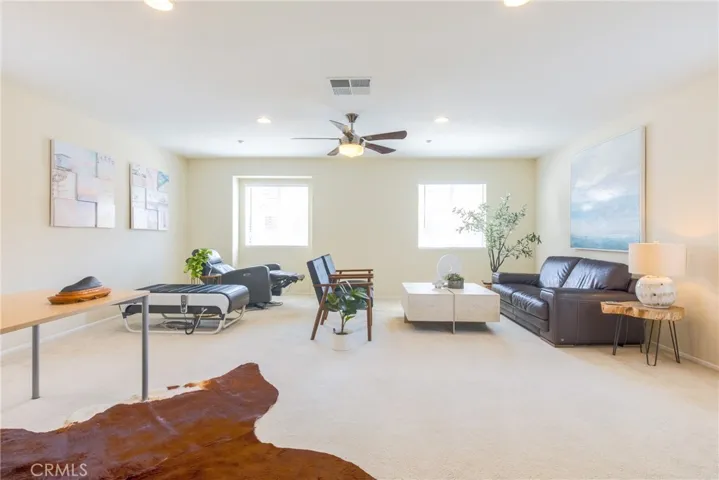 13211 La Tierra Way, Sylmar, California 91342