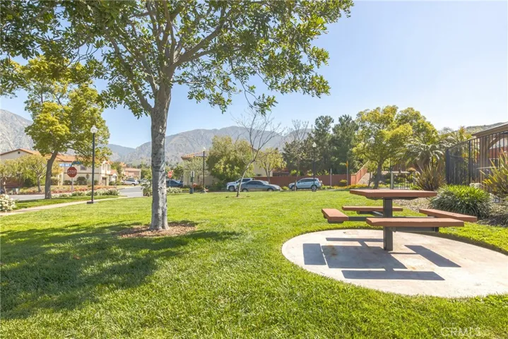13211 La Tierra Way, Sylmar, California 91342