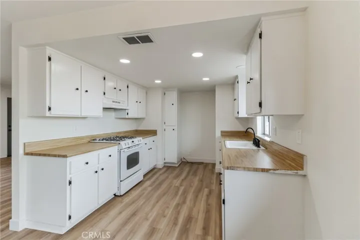 12455 Cypress Avenue, Victorville, California 92395