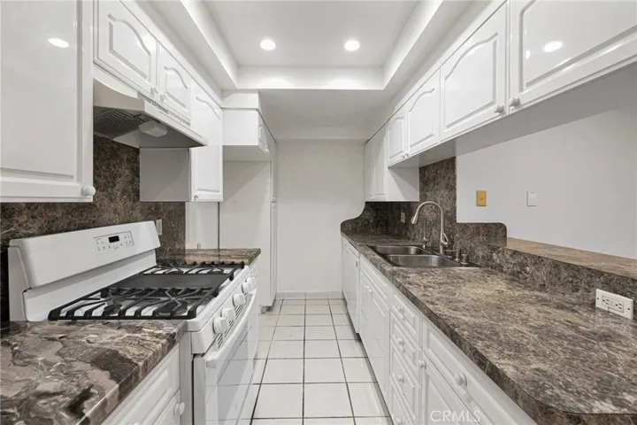 1523 E Windsor Road 103c, Glendale, California 91205
