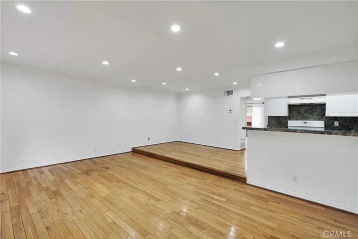 1523 E Windsor Road 103c, Glendale, California 91205