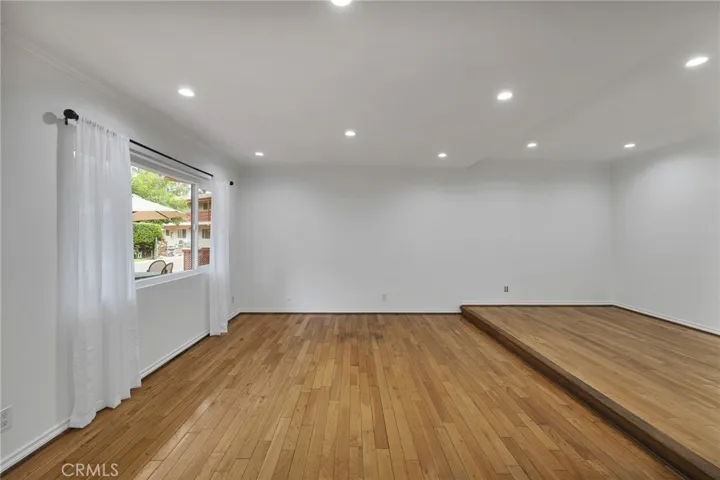 1523 E Windsor Road 103c, Glendale, California 91205