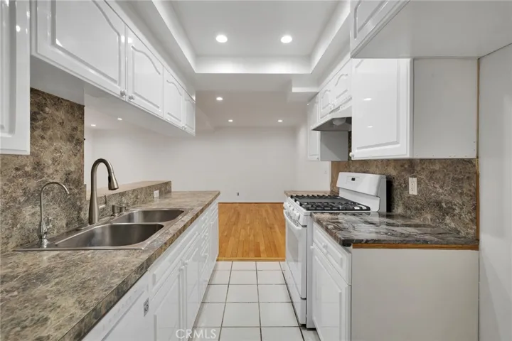 1523 E Windsor Road 103c, Glendale, California 91205
