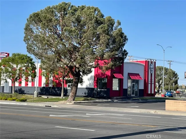 866 W Avenue I, Lancaster, California 93534