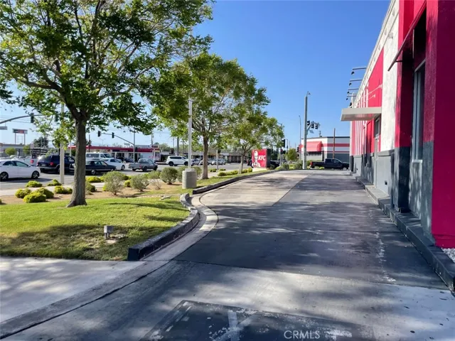 866 W Avenue I, Lancaster, California 93534