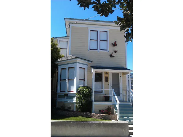160 15th Street, Pacific Grove, California 93950