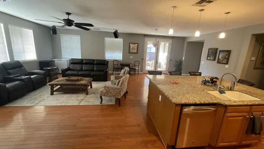 227 S Estados Ct, Mountain House, California 95391