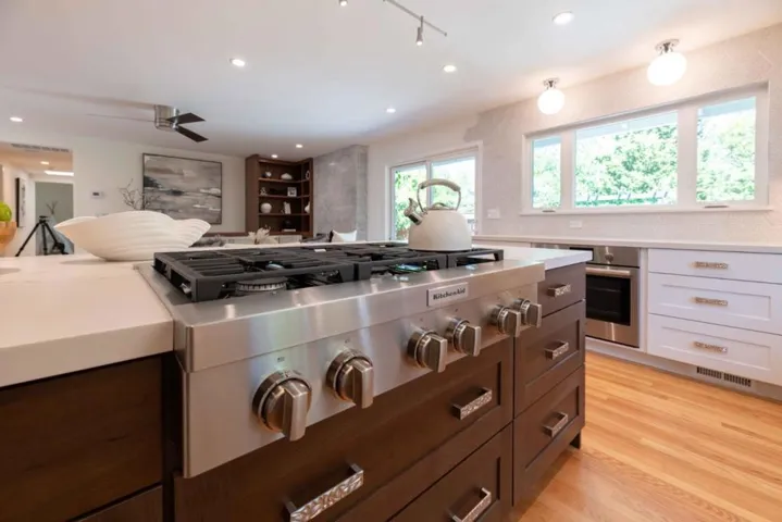 11190 Santa Teresa Drive, Cupertino, California 95014