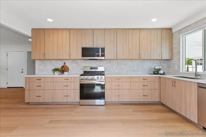 1040 E 16th Street, National City, California 91950