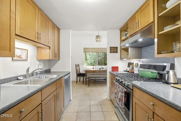 15-web-or-mls-Upmarketmedia_1014CreeB-57