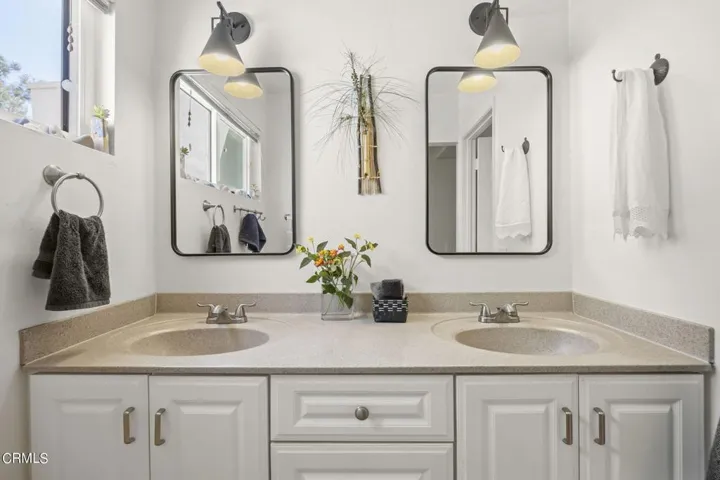 20-web-or-mls-Upmarketmedia_1014CreeB-75