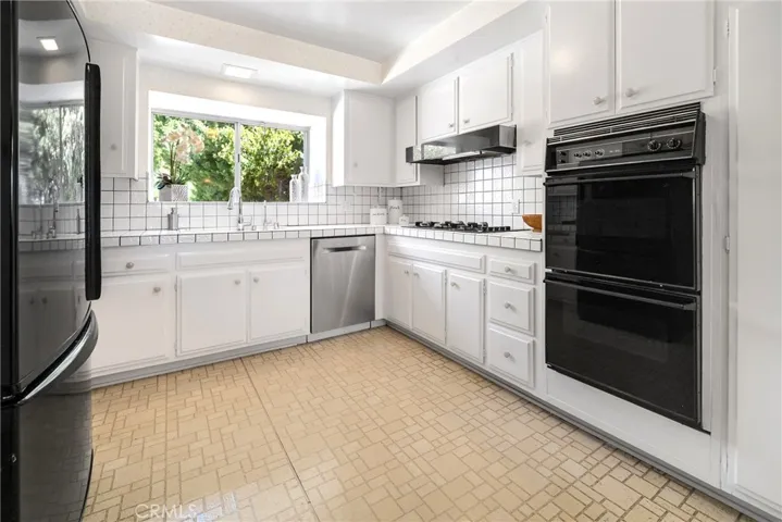 4012 Schuylkill Drive, Calabasas, California 91302