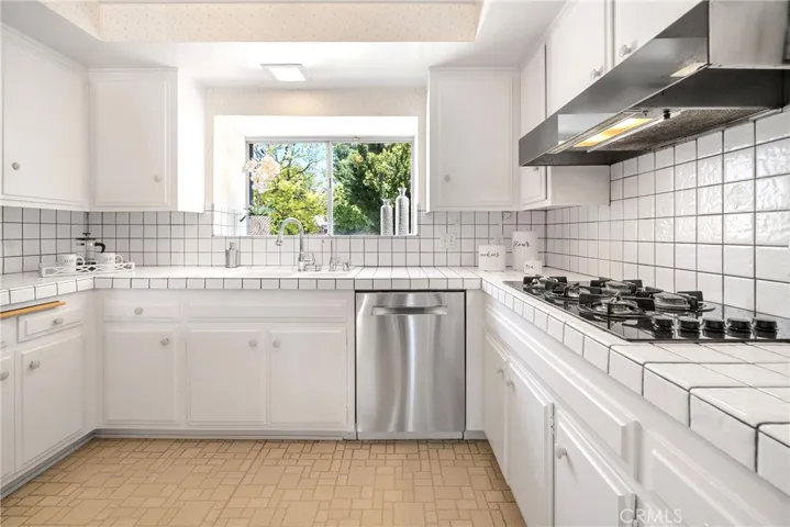 4012 Schuylkill Drive, Calabasas, California 91302