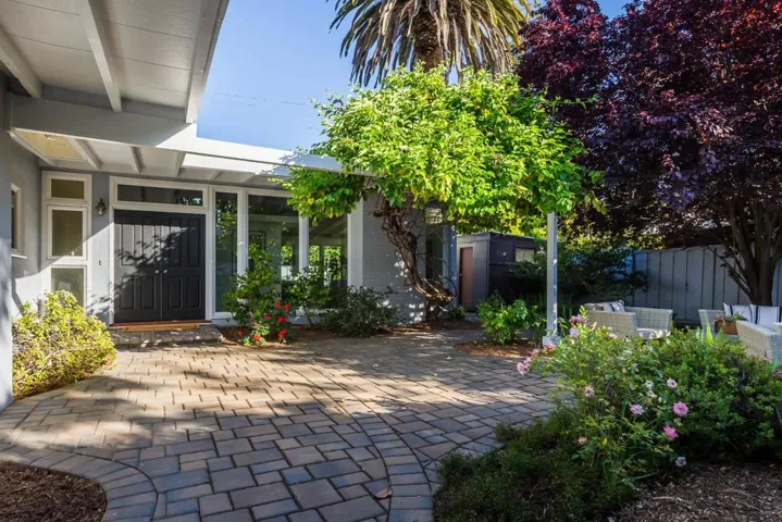 852 Driftwood Drive, Palo Alto, California 94303