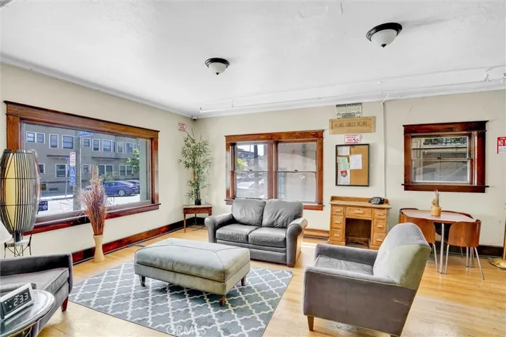 323 W 4th Street 404, Long Beach, California 90802