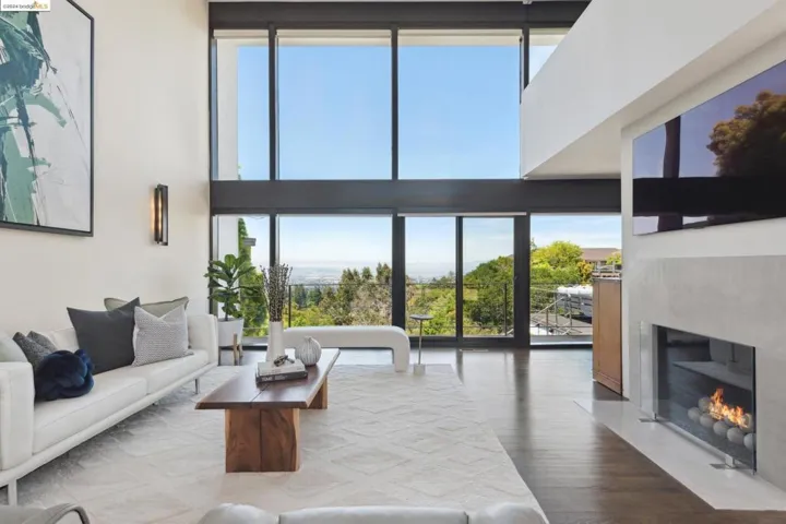115 Pershing Drive, Oakland, California 94611