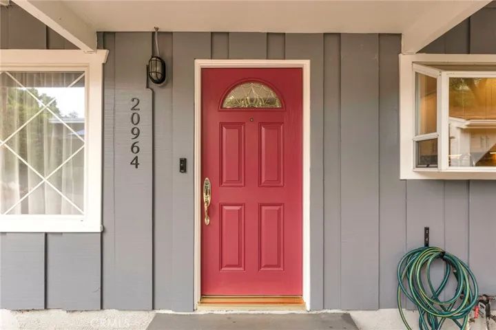 20964 Rios Street, Woodland Hills, California 91364