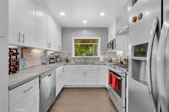 20964 Rios Street, Woodland Hills, California 91364