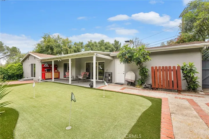 20964 Rios Street, Woodland Hills, California 91364