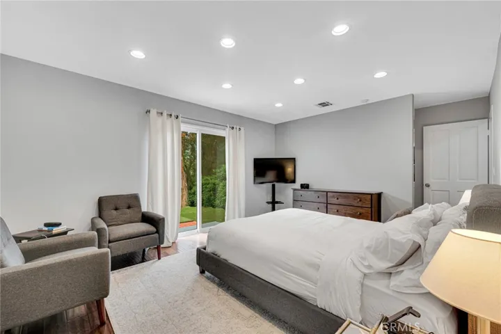 20964 Rios Street, Woodland Hills, California 91364