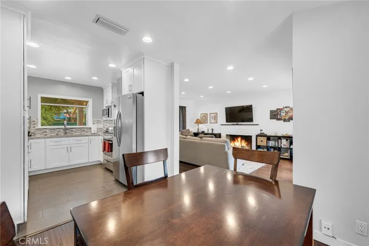 20964 Rios Street, Woodland Hills, California 91364