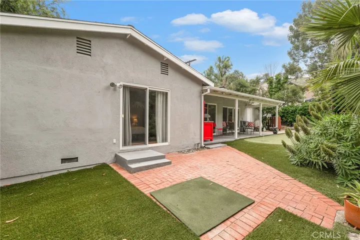 20964 Rios Street, Woodland Hills, California 91364
