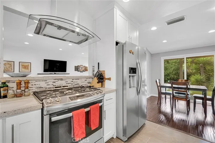 20964 Rios Street, Woodland Hills, California 91364