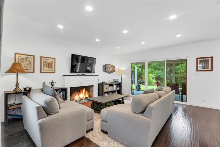 20964 Rios Street, Woodland Hills, California 91364