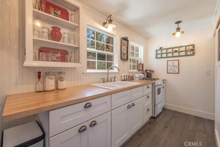 285 Spruce Lane, Sugarloaf, California 92386