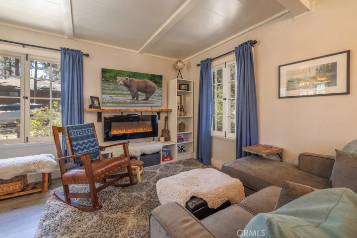 285 Spruce Lane, Sugarloaf, California 92386
