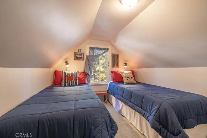 285 Spruce Lane, Sugarloaf, California 92386