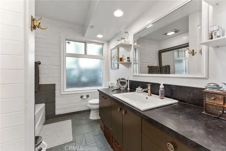 2520 Prince Albert Drive, Riverside, California 92507
