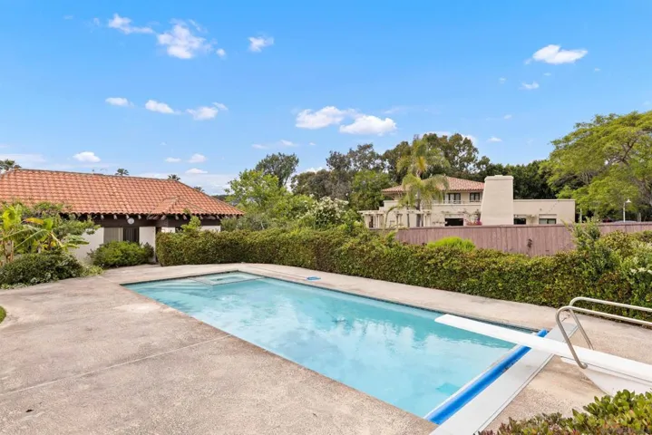 Swimming Pool/Hot Tub/Sauna