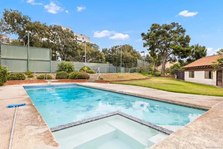 Swimming Pool/Hot Tub/Sauna