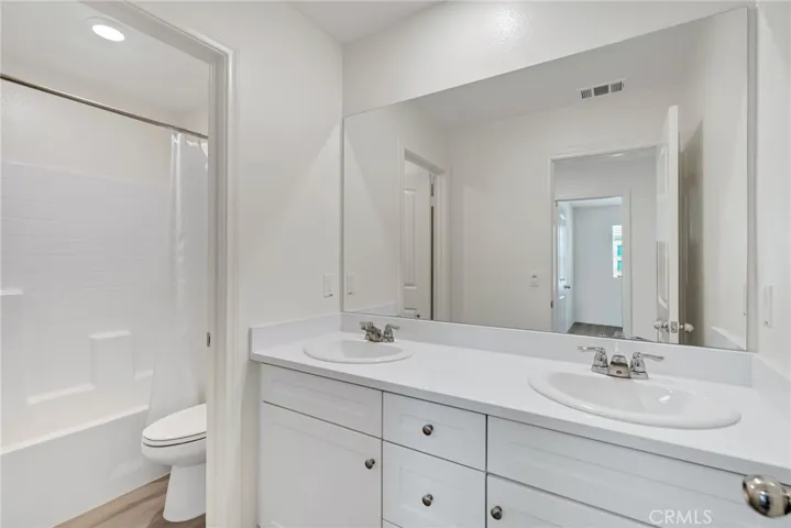 upstairs guest bath