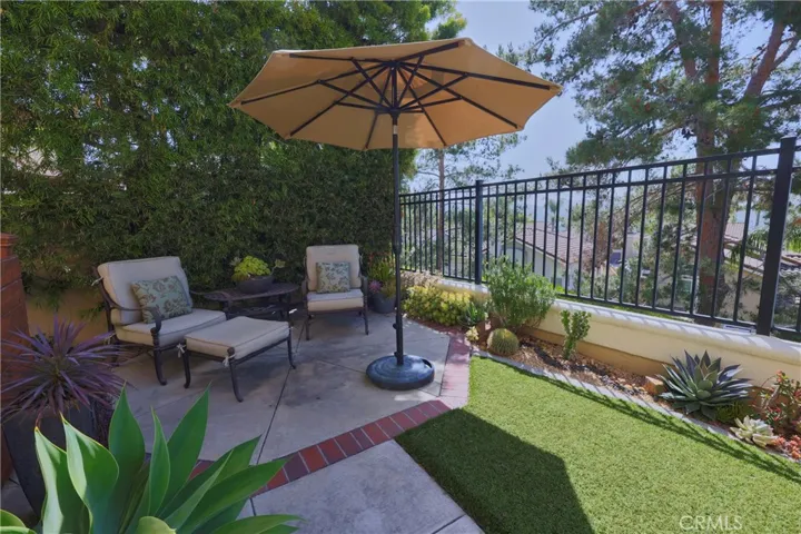 The plants have grown up to give added privacy between neighbors.
