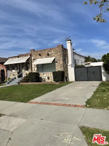 8704 Dalton Avenue, Los Angeles, California 90047