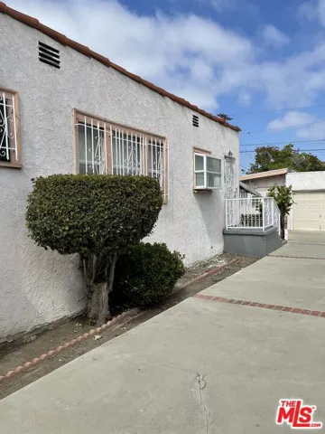 8704 Dalton Avenue, Los Angeles, California 90047