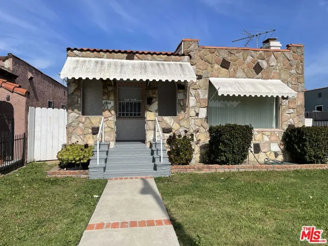 8704 Dalton Avenue, Los Angeles, California 90047