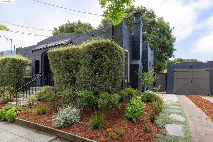 1216 Gilman Street, Berkeley, California 94706-2320