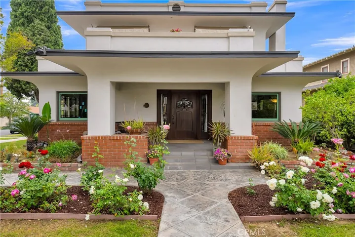 4989 Magnolia Avenue, Riverside, California 92506